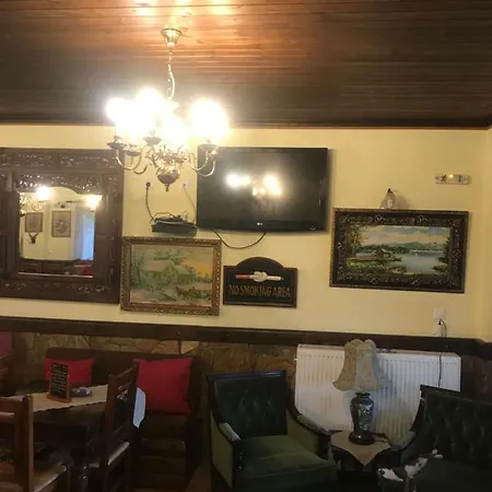 Petropanagia Oda ve Kahvaltı 3*